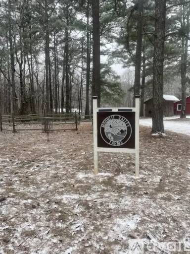 Main picture of 425 Moon Meadow Ln