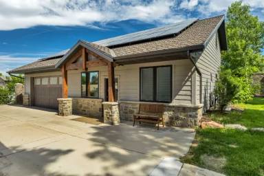 Main picture of 2435 E Lambourne Ave