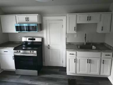 Main picture of 625 S 61st St