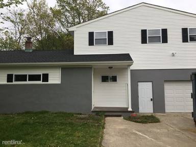 Main picture of 1414 S Maple Dr