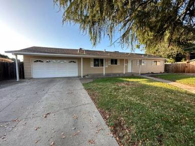 Main picture of 208 Bruce Ct