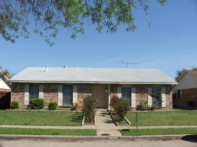 Main picture of 10323 Black Walnut Dr