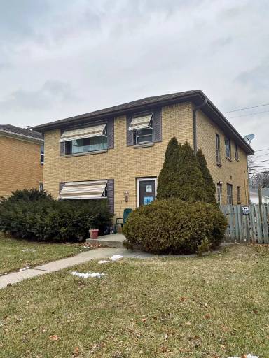 Main picture of 8116 W Burleigh St