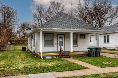 Main picture of 5047 Pinkney St