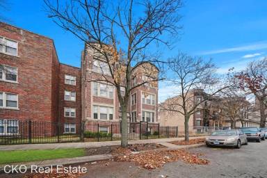 Main picture of 4934 S King Dr