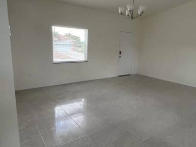 Main picture of 3000 Sunshine Blvd S