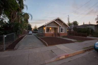 Main picture of 325 N 18th St