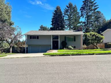 Main picture of 5606 160th Ave NE