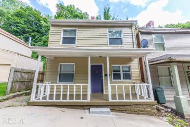 Main picture of 383 Woodruff St