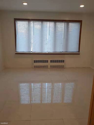 Main picture of 2248 West St