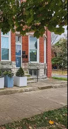 Main picture of 2920 Parkwood Ave