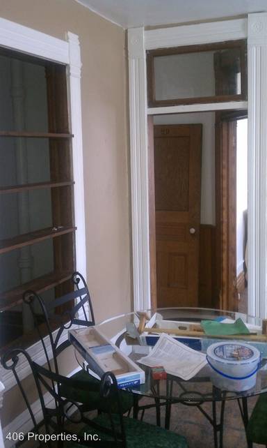 Main picture of 517 E Broadway St