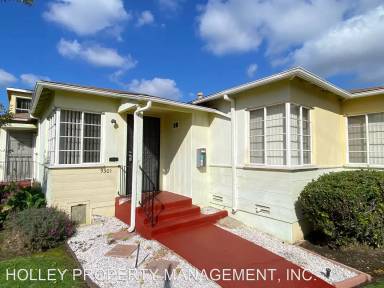 Main picture of 3157 S Canfield Ave