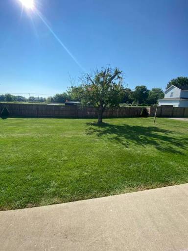 Main picture of 14209 W Main St