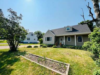 Main picture of 44 W Chisholm St