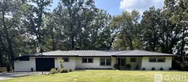 Main picture of 704 Akers Rd