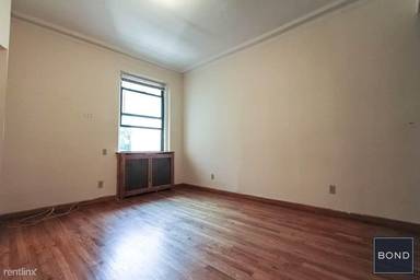Main picture of 38 W 74th St