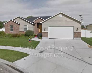 Main picture of 460 Lacosta Dr