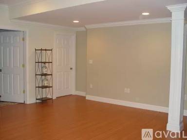Main picture of 2 Laura St