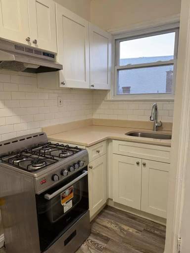 Main picture of 261 Walker St