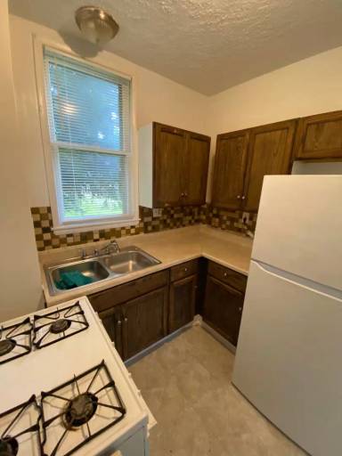 Main picture of 53 E Emerling Ave