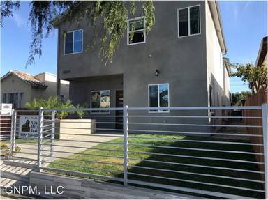 Main picture of 426 E 80th St