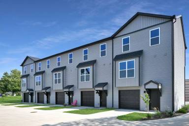 Main picture of 4062 E 55th St