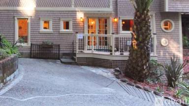 Main picture of 32 Magee Ave
