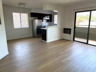 Main picture of 1275 N Commonwealth Ave