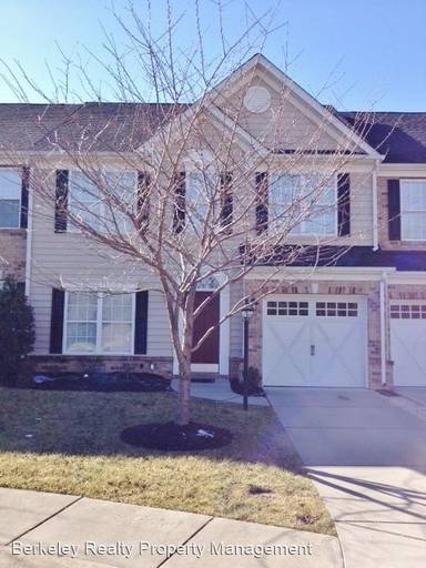 Main picture of 5848 Nandina Cir