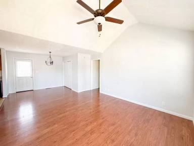 Main picture of 558 Oakmont Dr