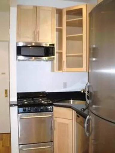 Main picture of 279 E 10th St