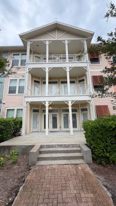 Main picture of Island Reserve Condominium