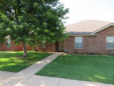 Main picture of 3111 99th St