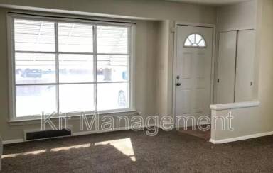 Main picture of 536 W Poinsetta Ave