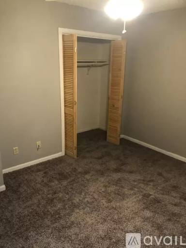 Main picture of 613 N Kinney Ave