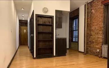Main picture of 348 E 13th St