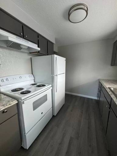 Main picture of 904 S Comstock Ave