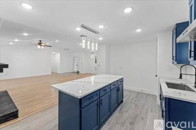Main picture of 3311 Royal Ln