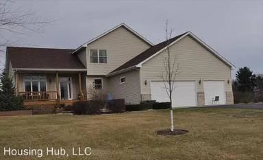 Main picture of 17331 Zumbrota St NE