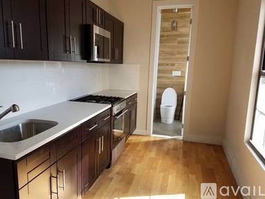 Main picture of 118 Kingsland Ave