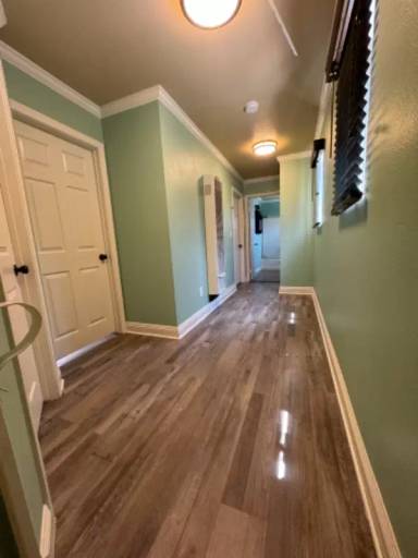 Main picture of 7608 S Main St