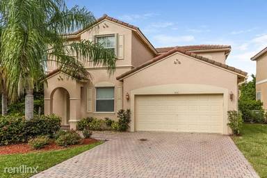 Main picture of 900 NW 126th Ave