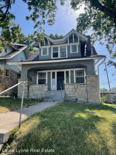 Main picture of 4247 S Benton Ave