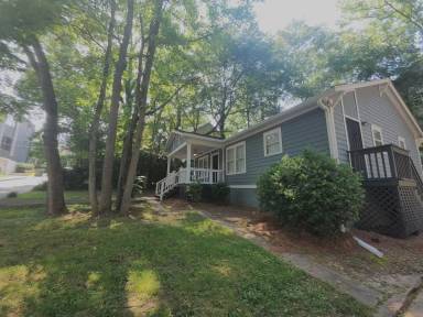 Main picture of 1446 Macklone St NE