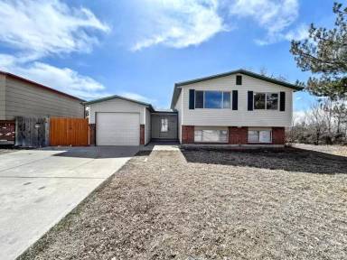 Main picture of 530 Avenida del Cielo