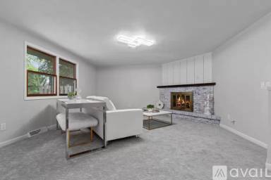 Main picture of 3124 N Bluemound Dr