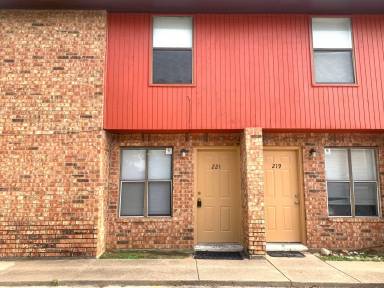 Main picture of 217 Shrum Ct