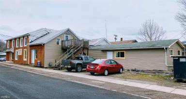 Main picture of 18 Depot St