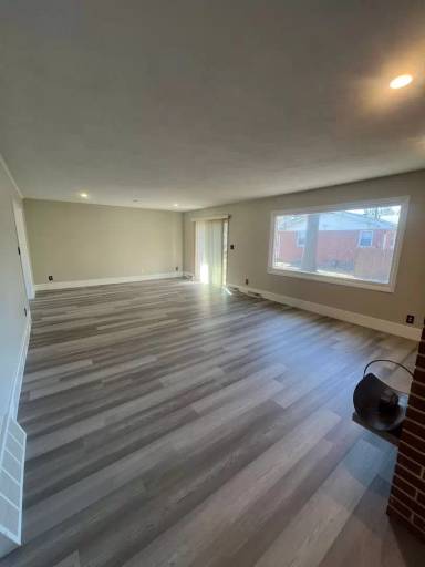 Main picture of 831 Kenyon Dr